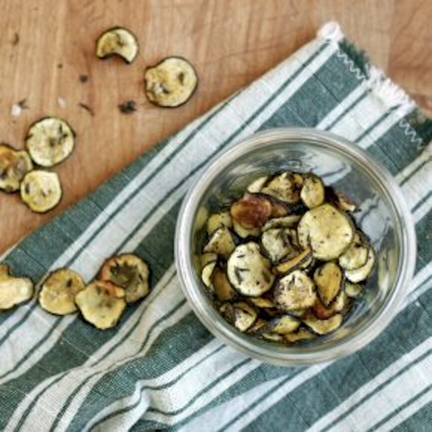 baked thyme zucchini chips