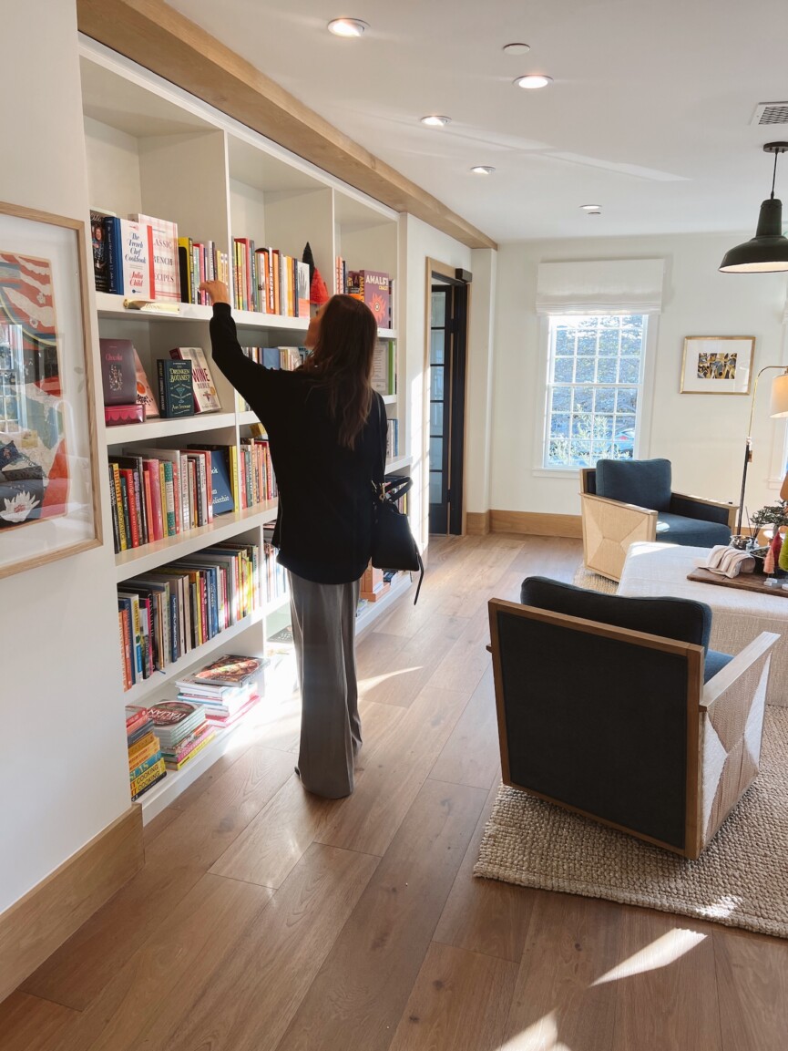 Godmothers Bookstore, Summerland