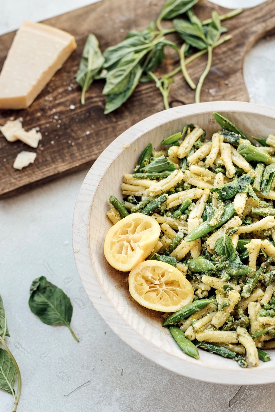Pesto Pasta Primavera_easy healthy summer one-pot pasta recipe
