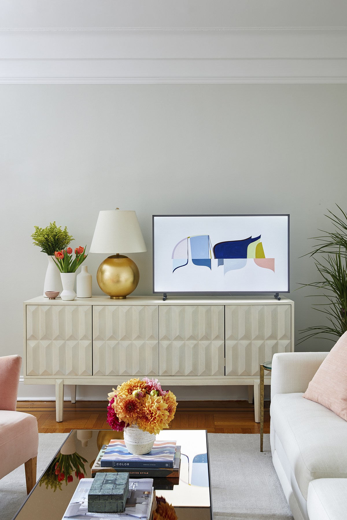 nicole gibbons clare paint apartment