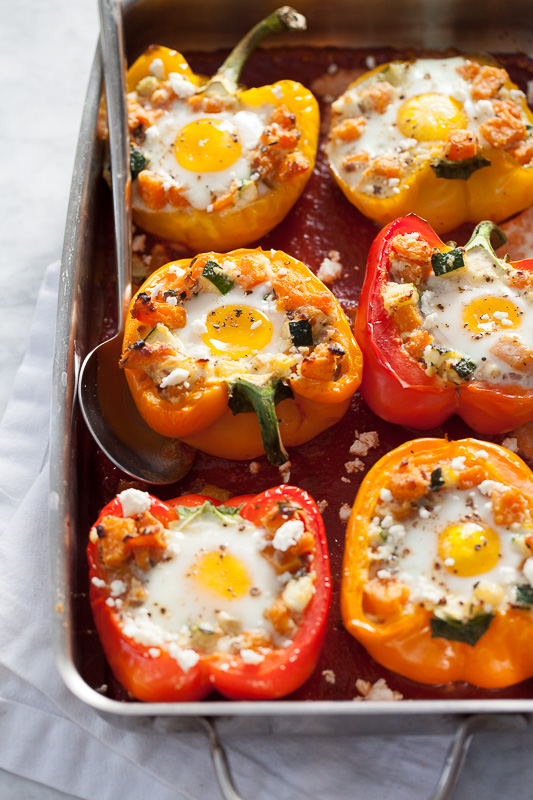 baked eggs in stuffed peppers