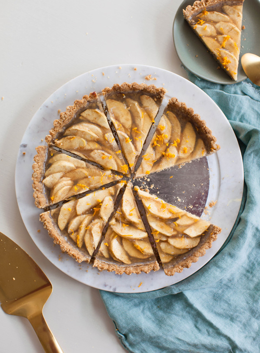 Vegan-Apple-Tart-with-Walnut-Crust-2