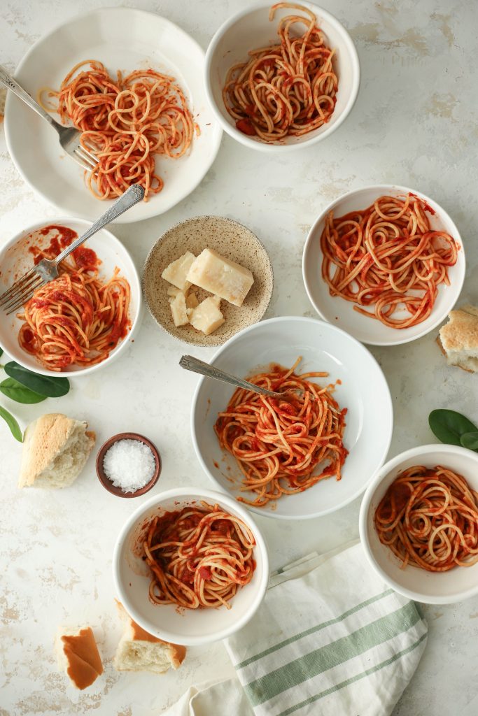 taste test 7 marinara pasta sauces from the grocery store - this is the jar we'll have in our pantry all year round