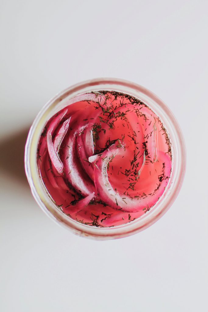 apple cider vinegar pickled onions