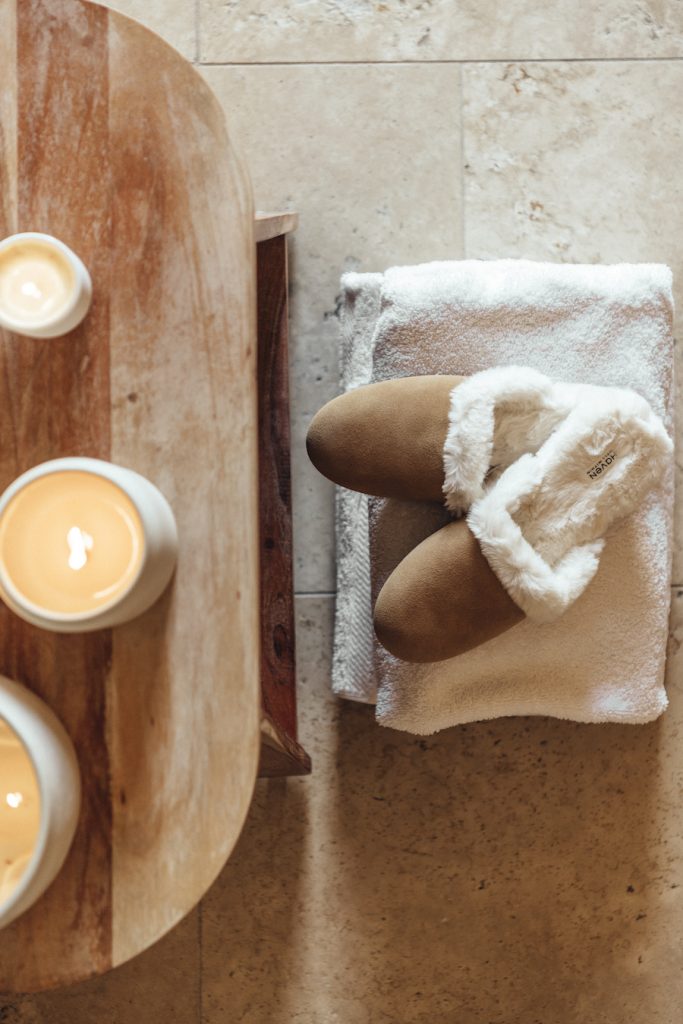 camille's bathroom, candles, spa, zen, rest, slippers_hammam exfoliation