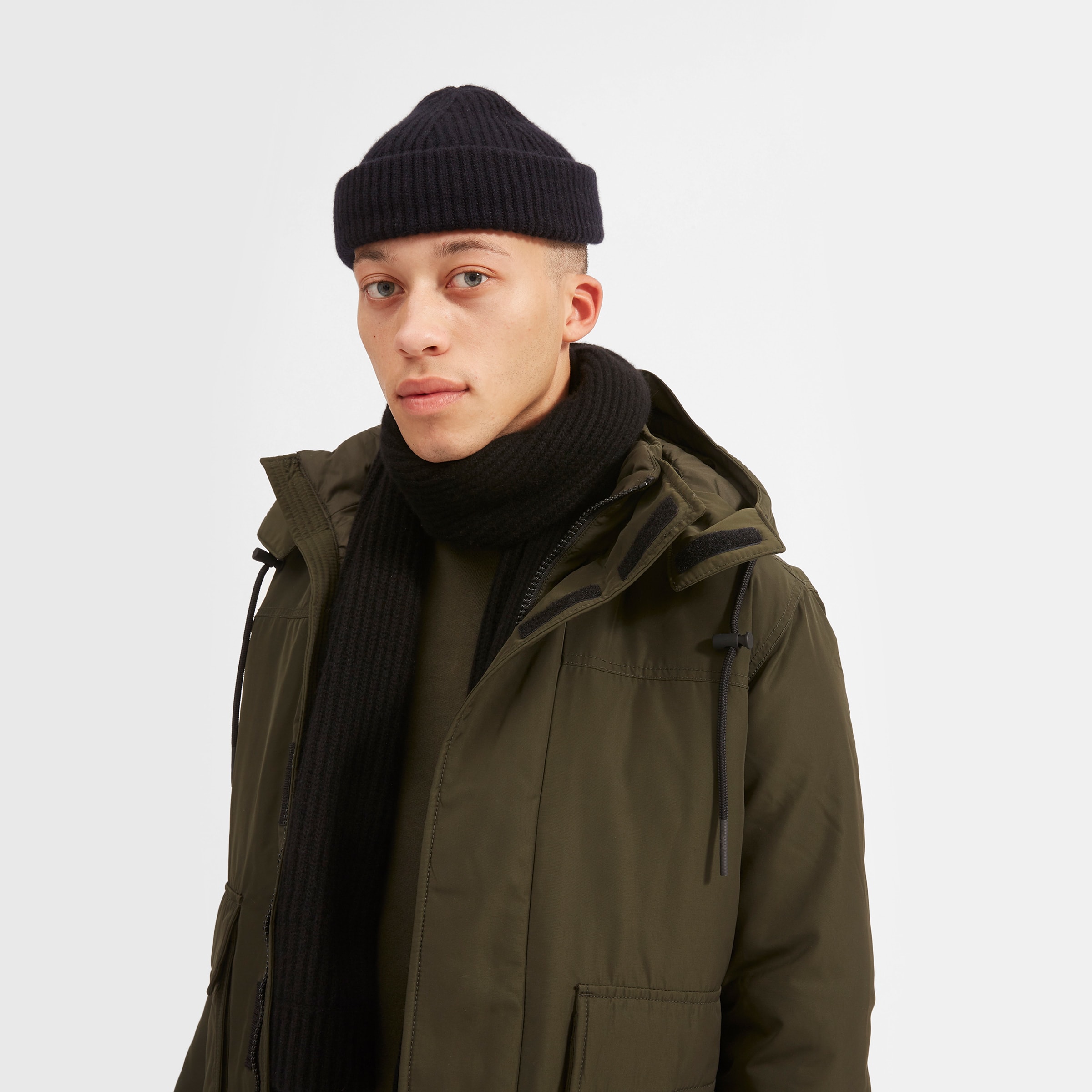 Everlane Cashmere Rib Beanie - best gifts for men