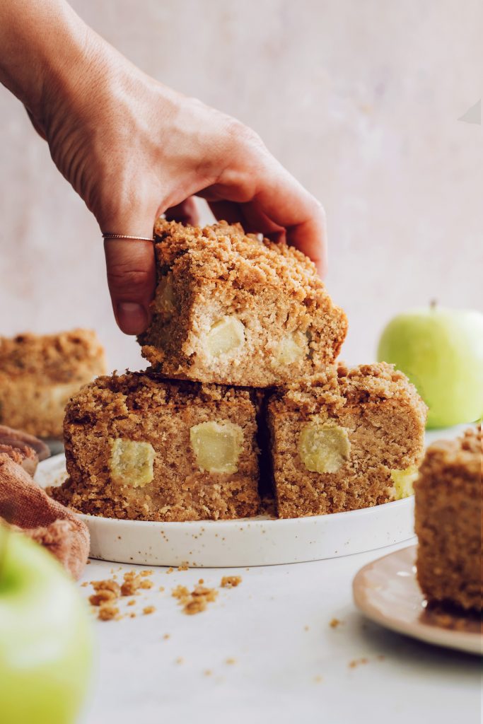 Easy Apple Cake_romantic Valentine's Day recipes