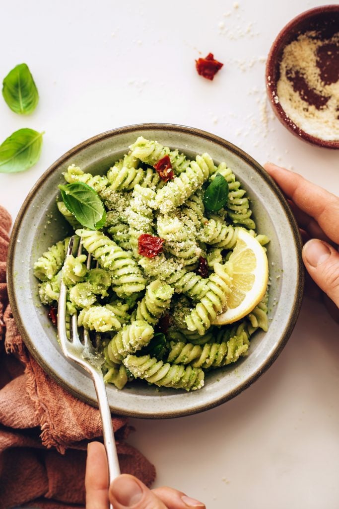 Avocado Pesto Pasta Salad_pesto pasta salad recipes