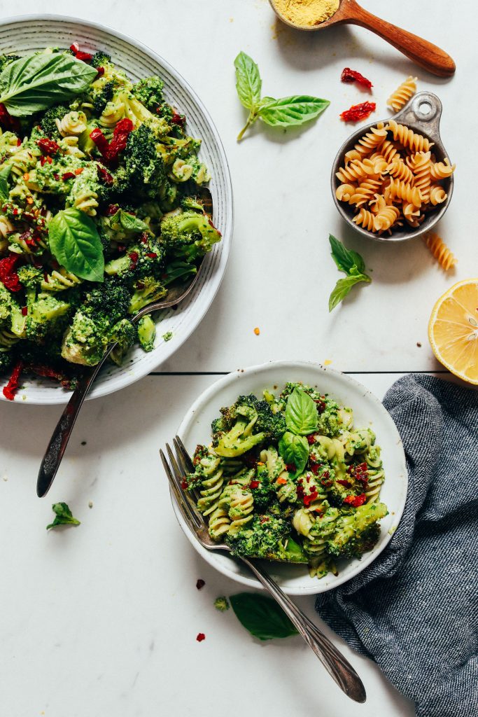 Roasted Broccoli Pasta Salad With Hemp Pesto_healthy pasta salads