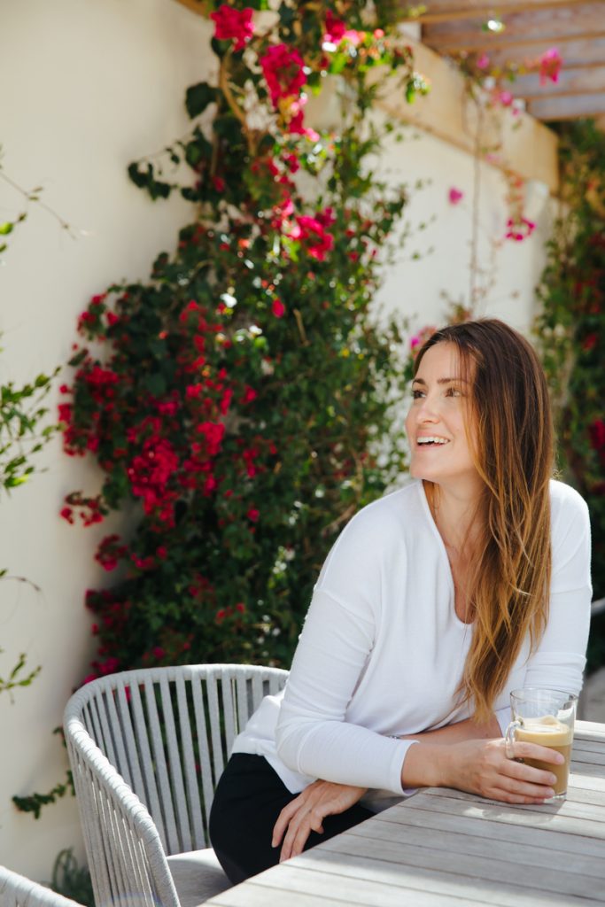 Andrea Posadas photography, outside, woman smiling_40 things to do before 40