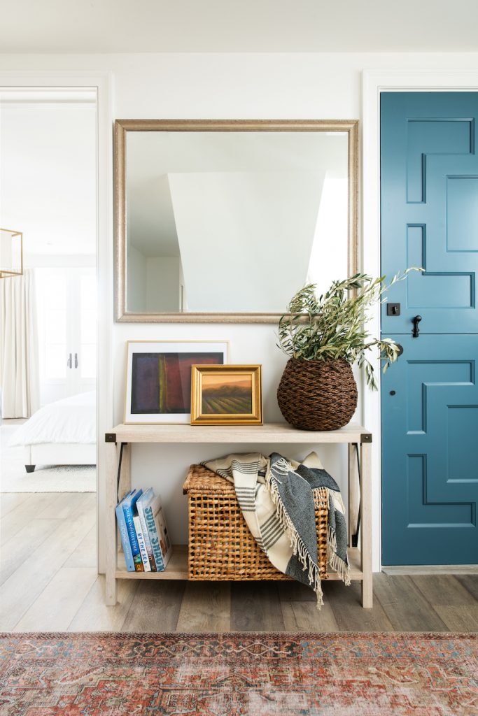 spring decor trends 2022_foyer design
