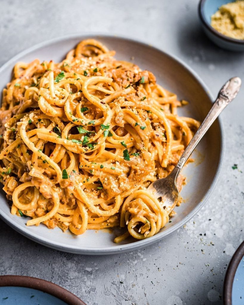 10-Ingredient Creamy Vegan Pantry Pasta_Healthy One-Pot Pasta Recipes