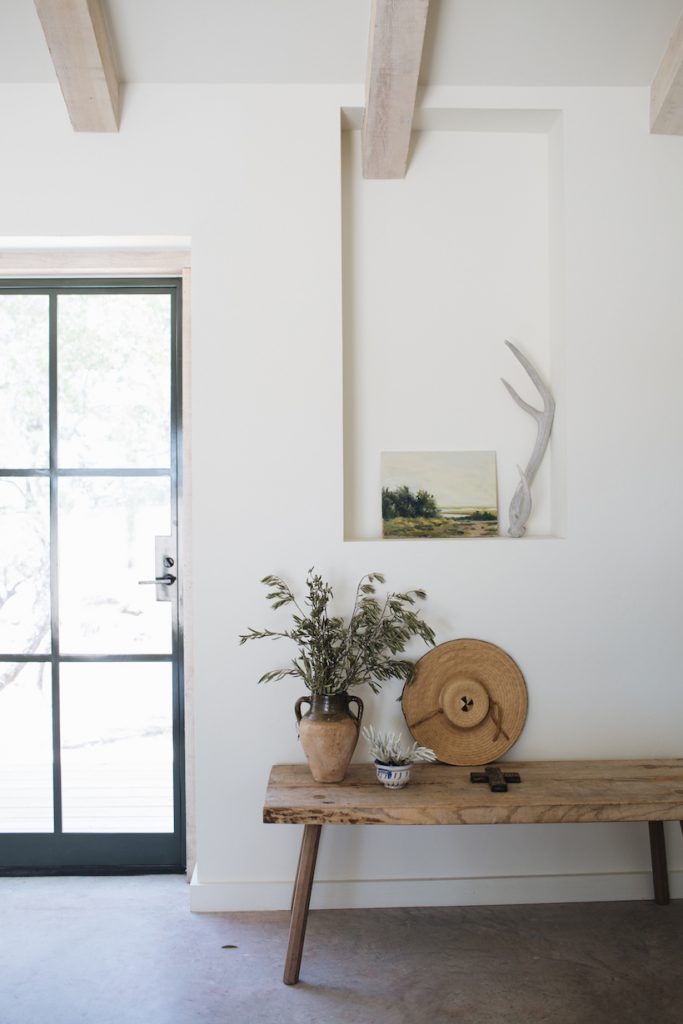 spring decor trends_neutral