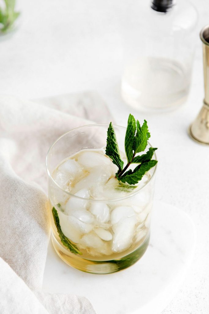 Mint Julep_three-ingredient cocktails