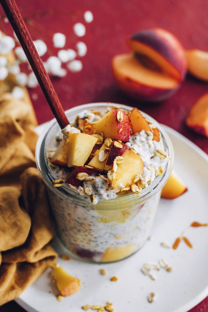 Peaches and Cream Overnight Oats_easy overnight oats recipes