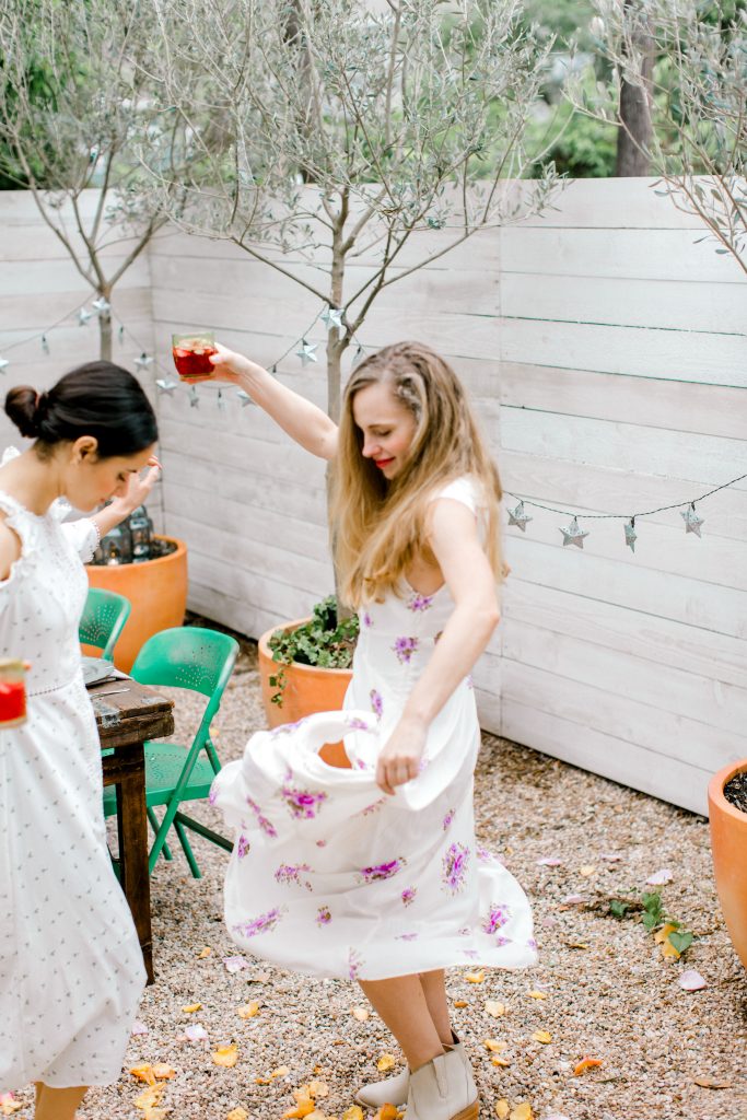 female friendships, dancing, hannah haston photography, cinco de mayo, garden party, outside dinner party
