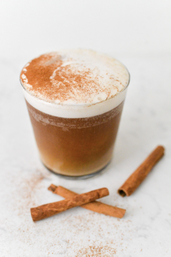 Easy Cold Brew Recipes_Cold Brew with Cinnamon Oatmilk Foam