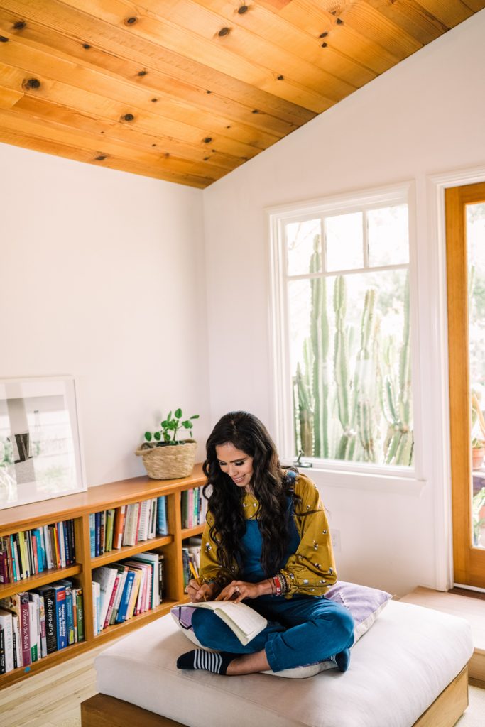 Teal Thomsen photography, journaling, intentions, bedroom_things to do on daylight savings
