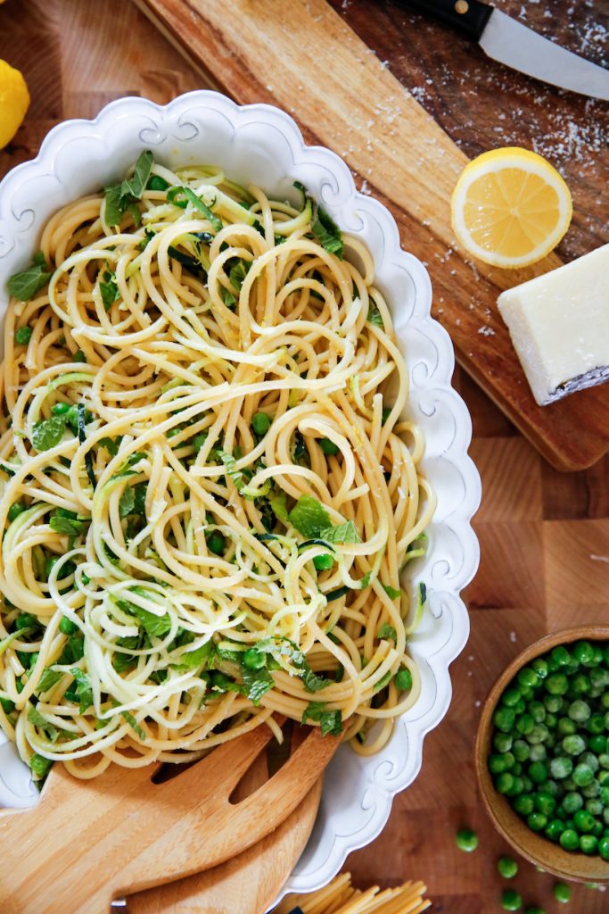 Lemony Pasta Carbonara with Peas & Zucchini_lemon pasta recipes