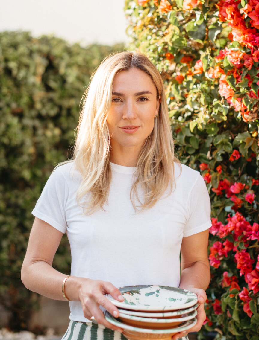 olivia muniak at home, dinner party hostess, spring flowers