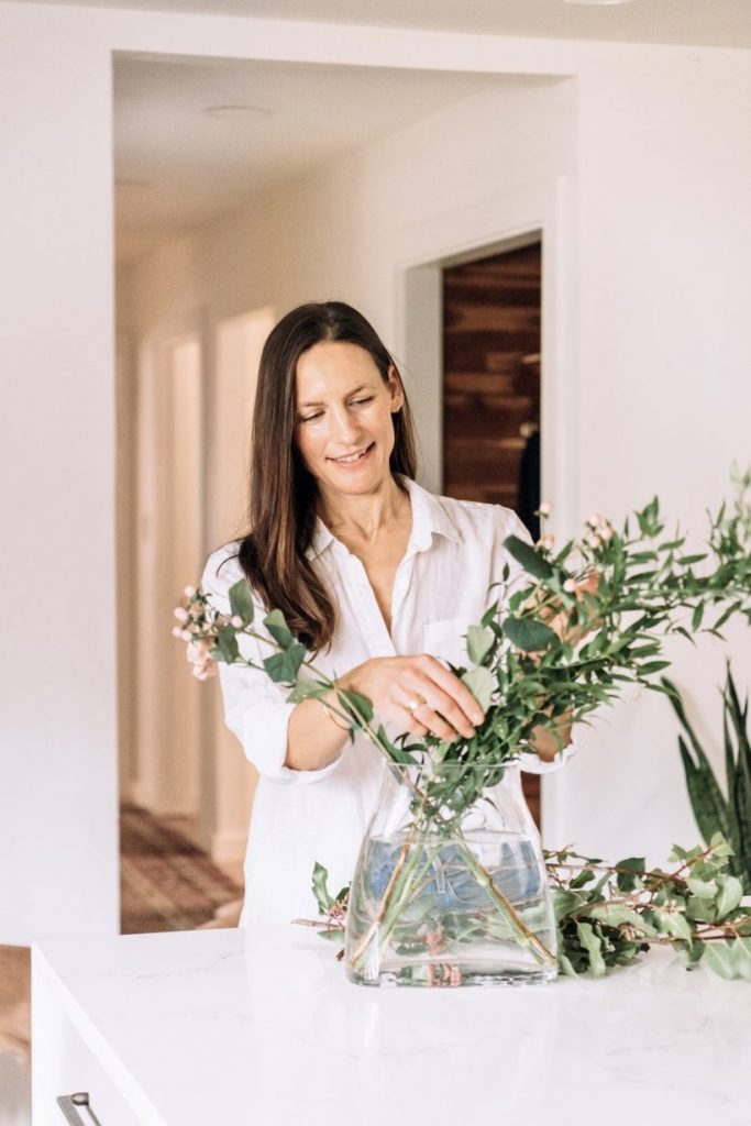 Kate Waitzkin arranging flowers_breath technique