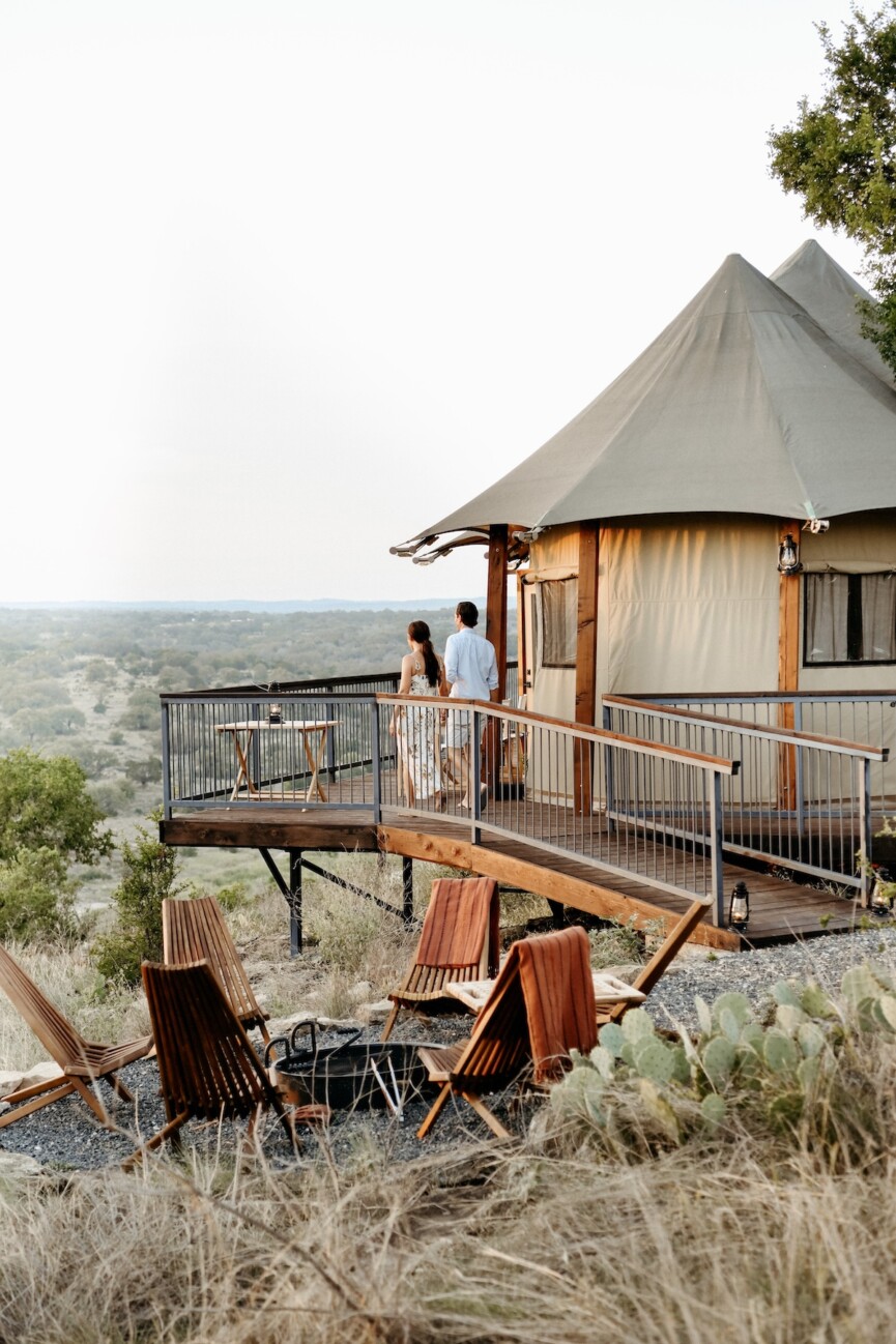 austin-couple-glamping