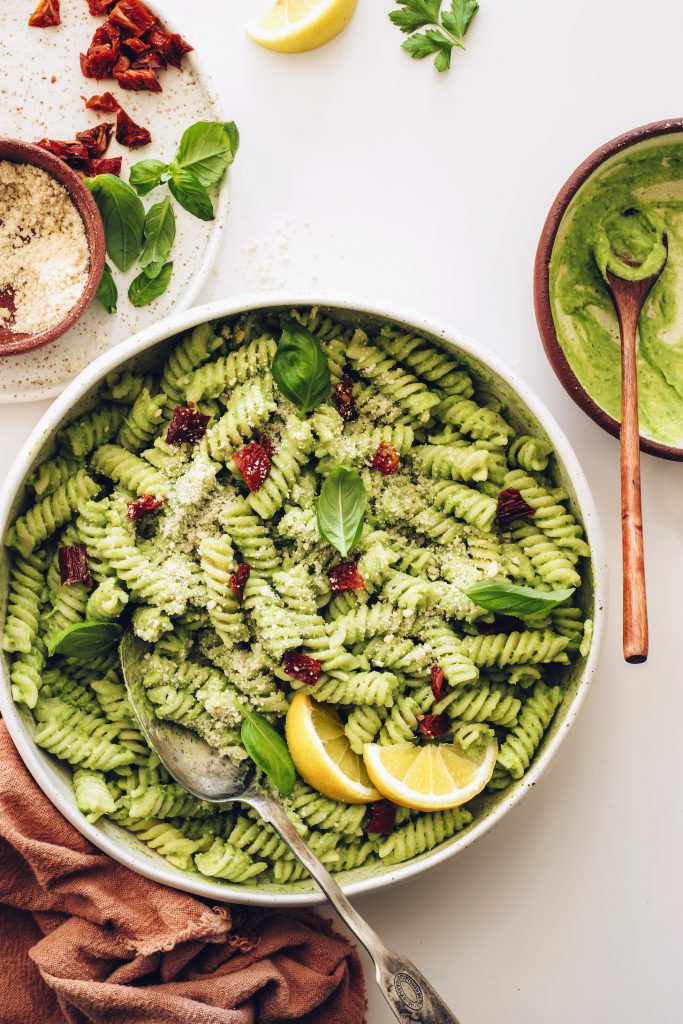 Avocado Pesto Pasta Salad_healthy pasta salad recipes