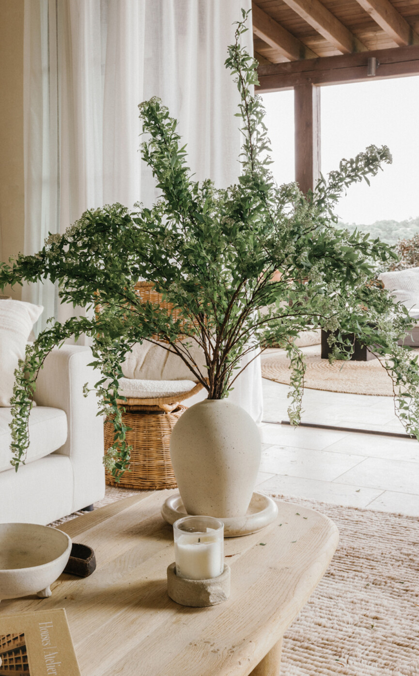 Coffee table vase.