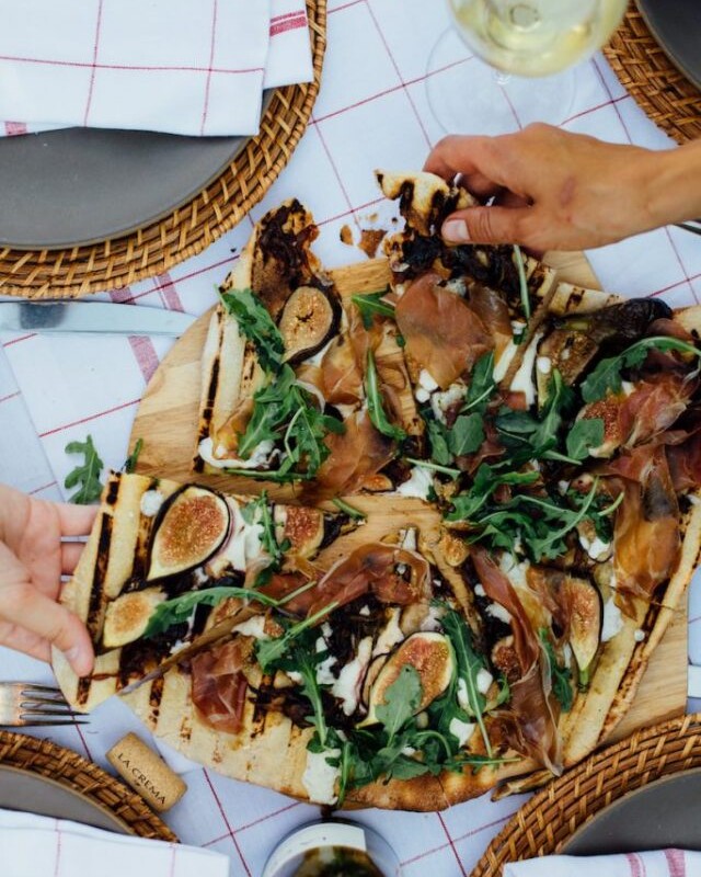 cropped-Fig-Prosciutto-Mozzarella-Pizza-best-pizza-recipes-683x1024-1.jpeg
