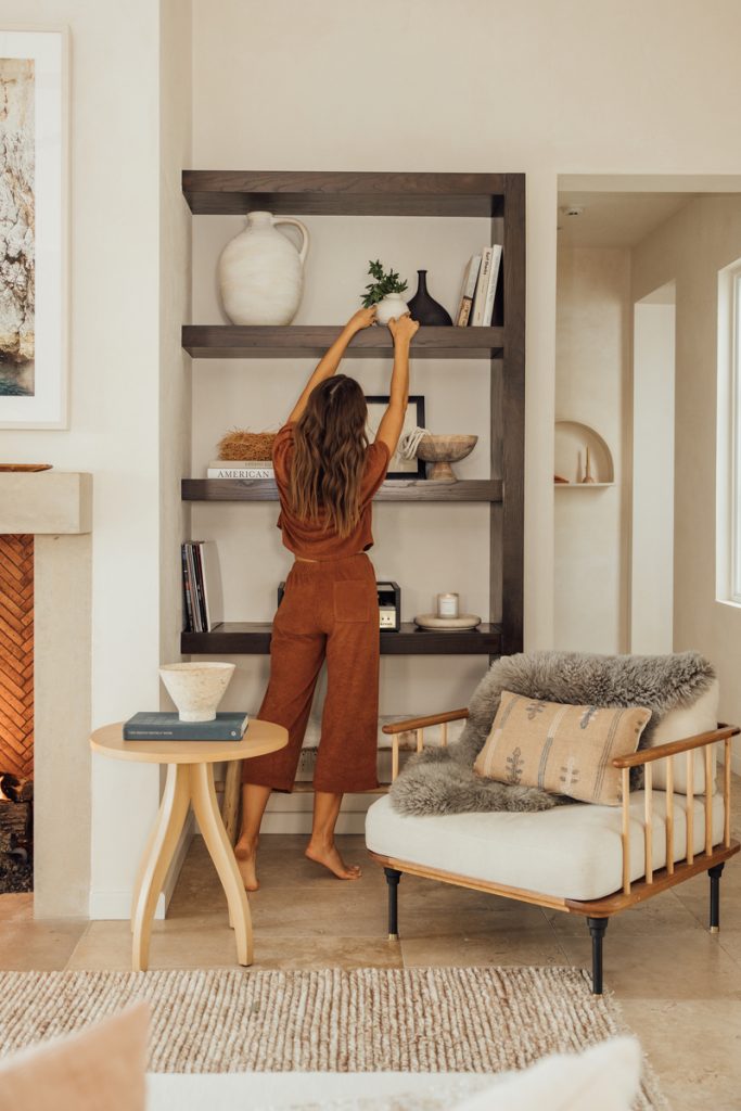 fall shelf decor