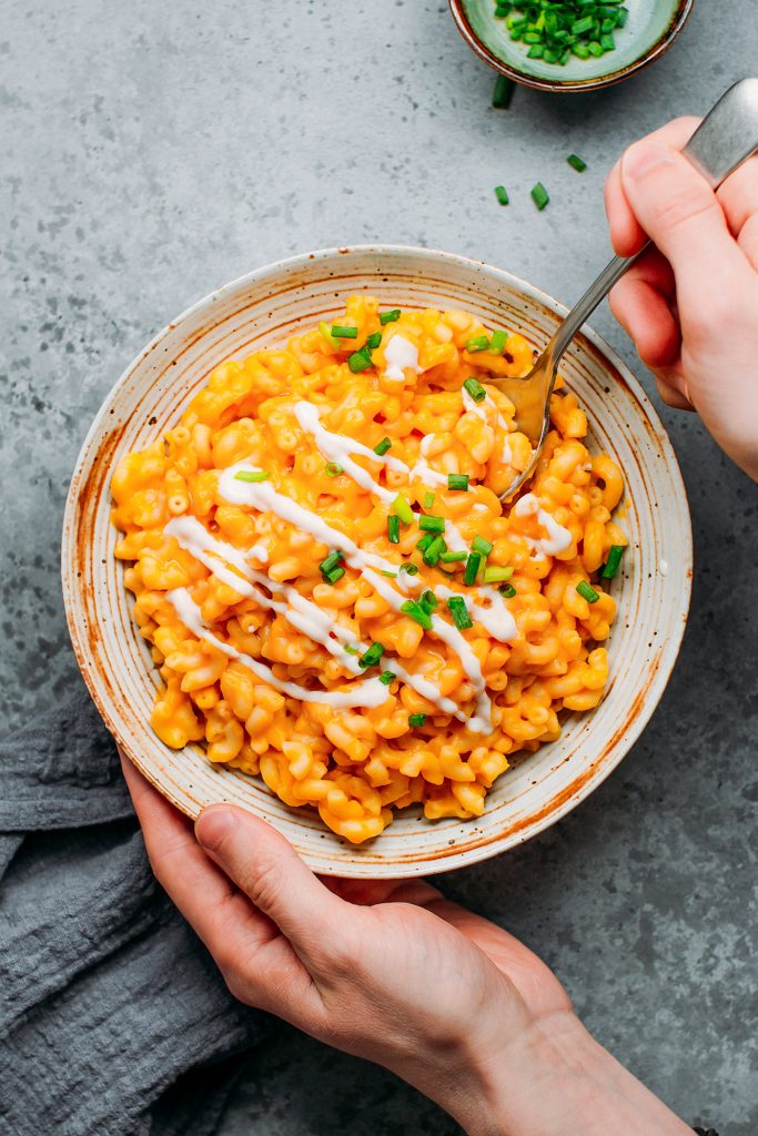 vegan sriracha mac n cheese with cauliflower sauce from full of plants
