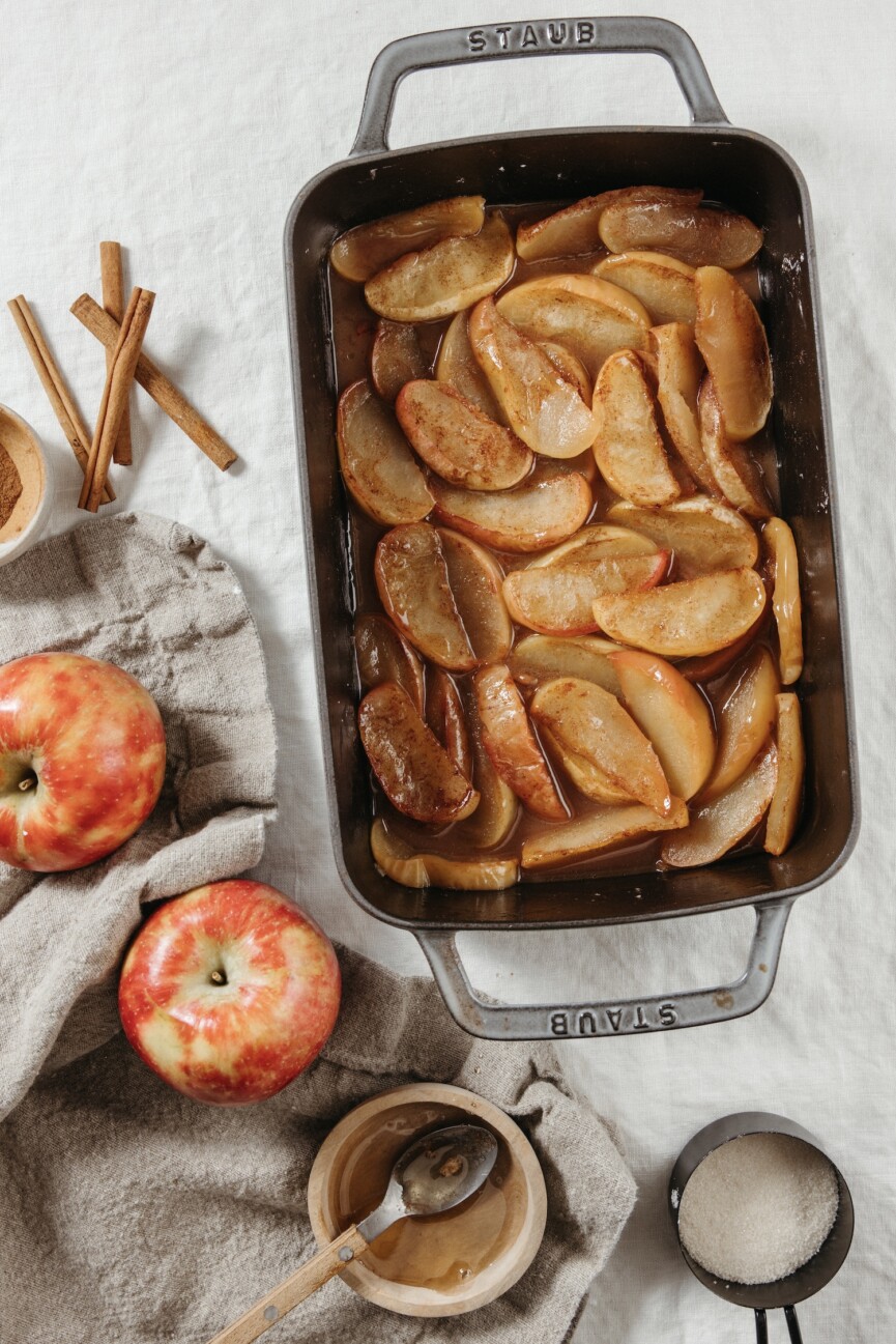 cinnamon baked apples, staub baking dish