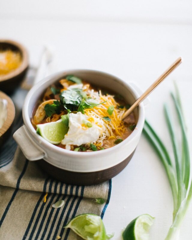 slow-cooker-chicken-white-bean-chili