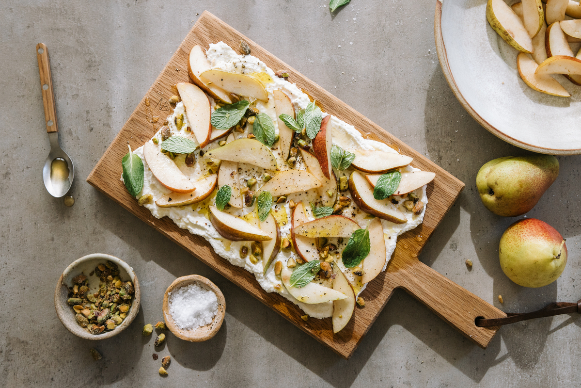 ricotta board with pears and honey-toasted pistachios_easy thanksgiving appetizers