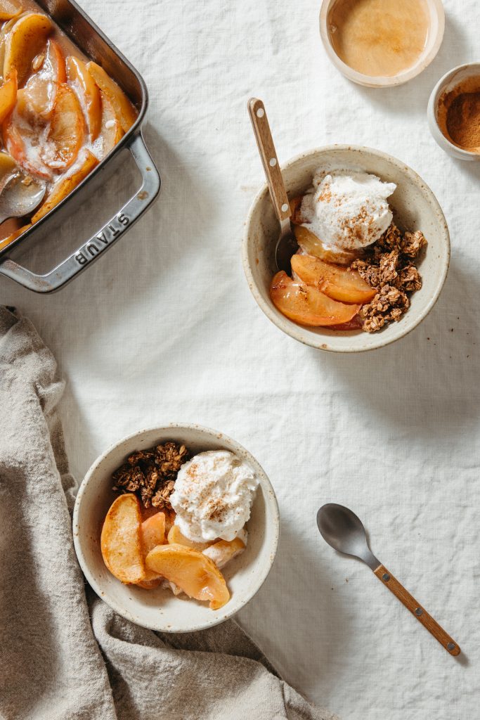 easy cinnamon baked apples_make ahead desserts