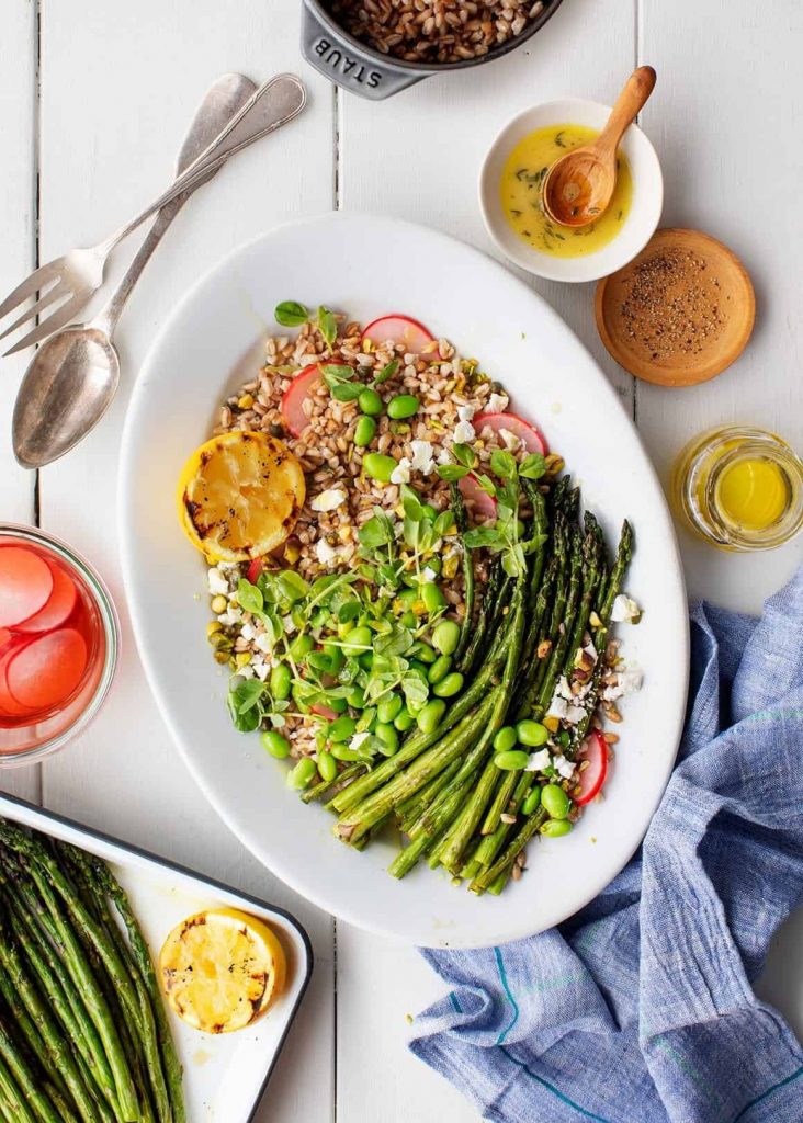 farro salad with grilled asparagus_best asparagus recipes