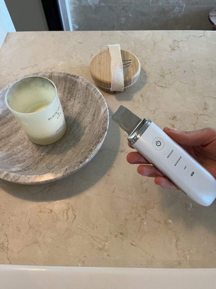 Essia Ultrasonic Lifting Exfoliating Wand Microcurrent Device