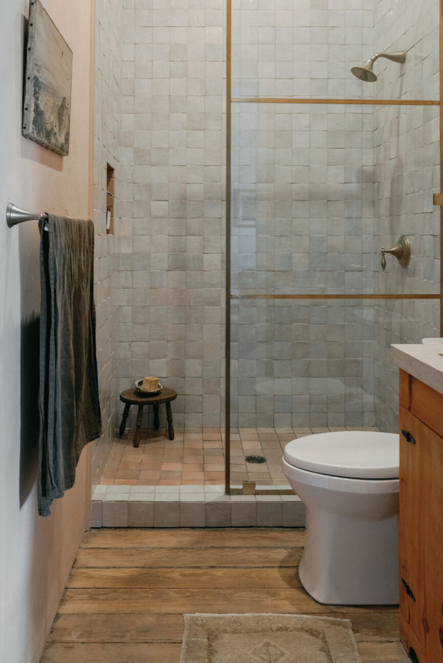 Claire Zinnecker bathroom.