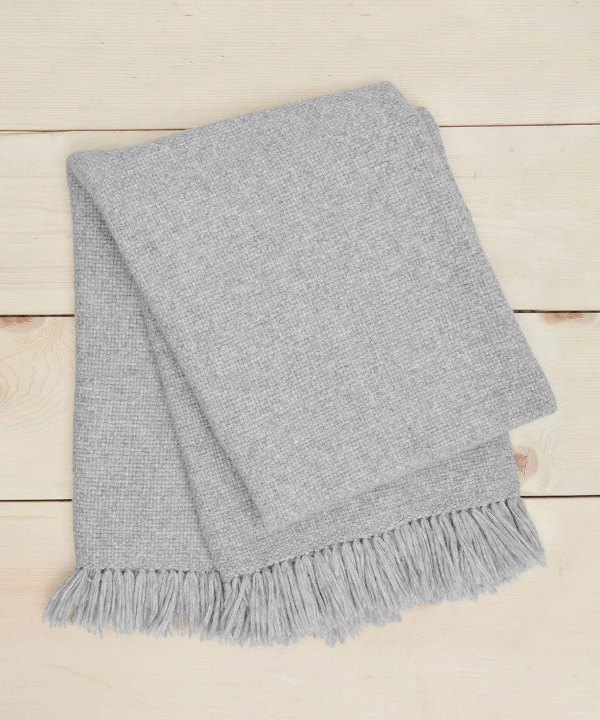 Jenni Kayne throw blanket_fall 2023 home decor trends
