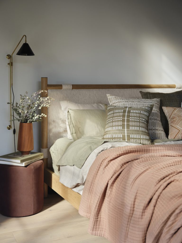 warm tones bedroom_fall 2023 home decor trends
