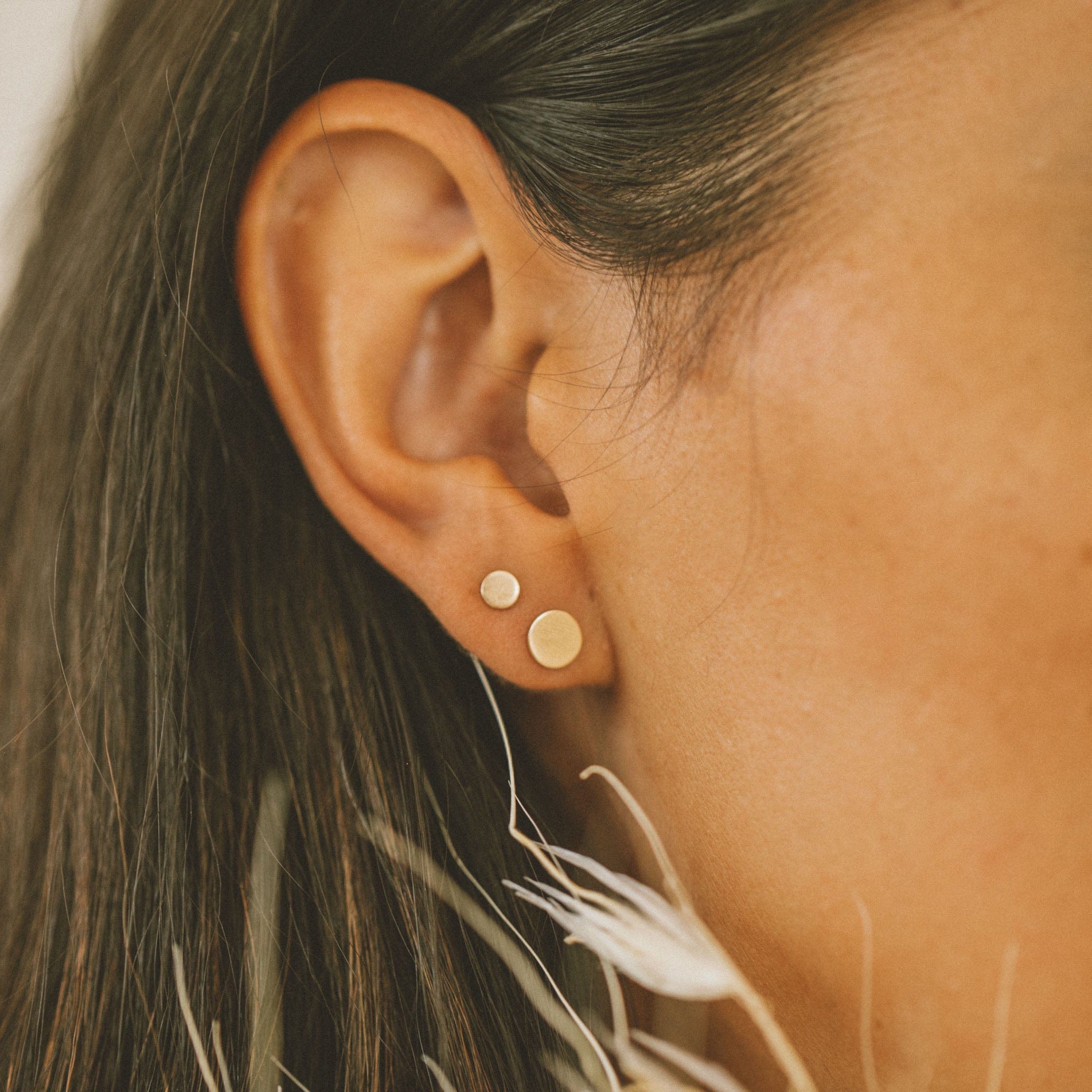 lux stud earrings