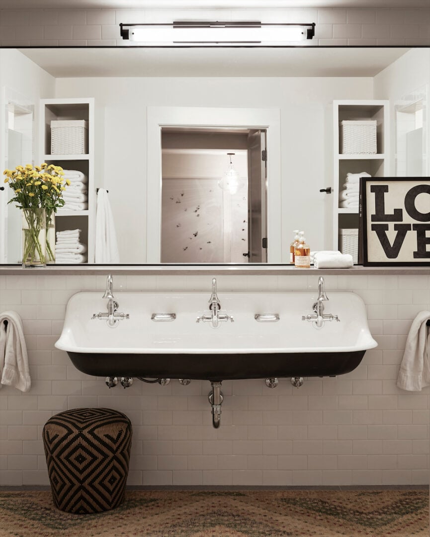White modern bathroom.