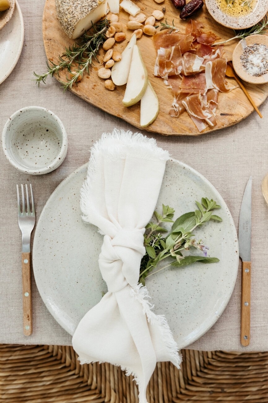 Spring modern dinnerware set.