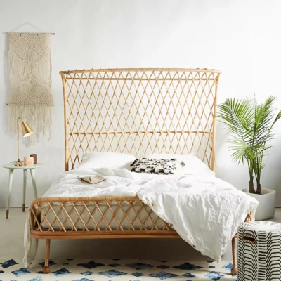 Pari Curved Rattan Bed