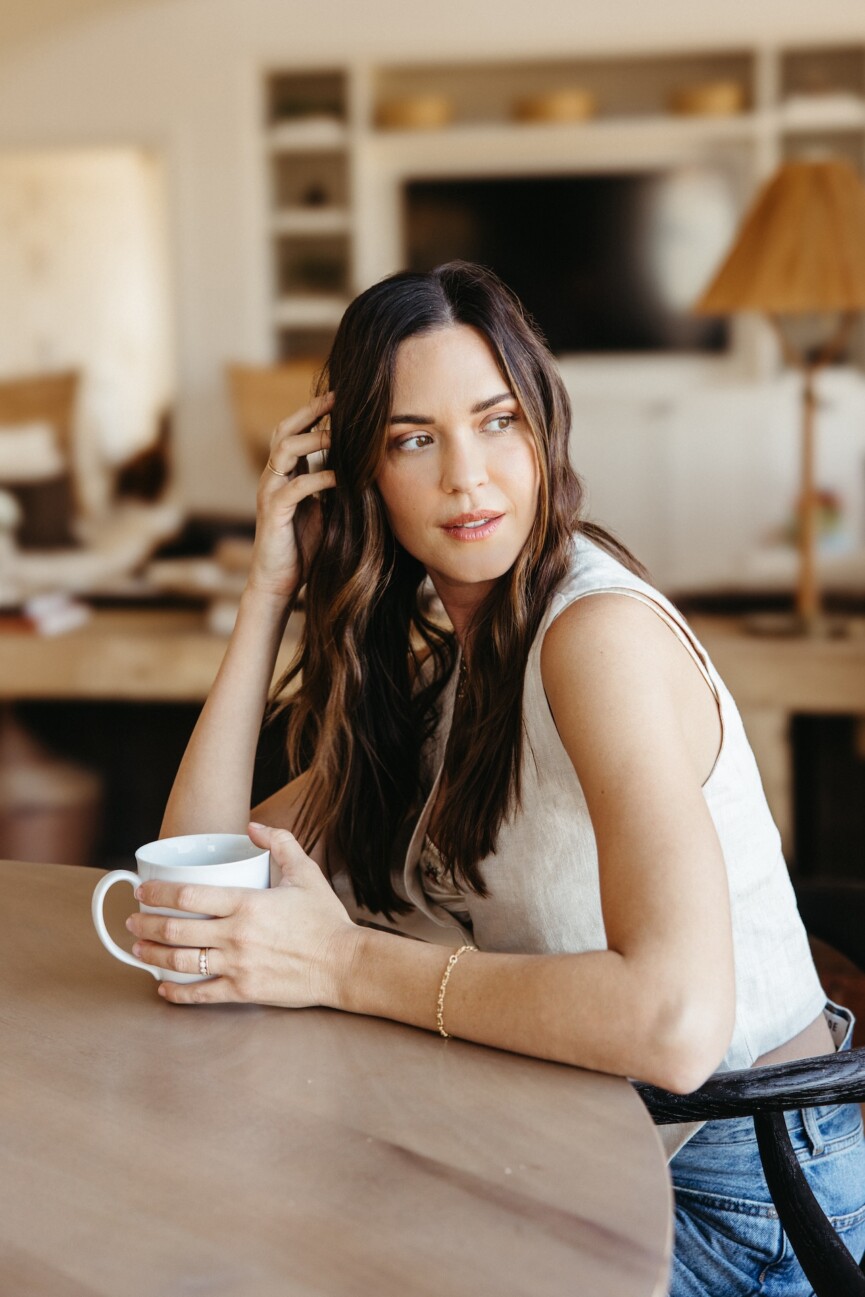 woman drinking coffee