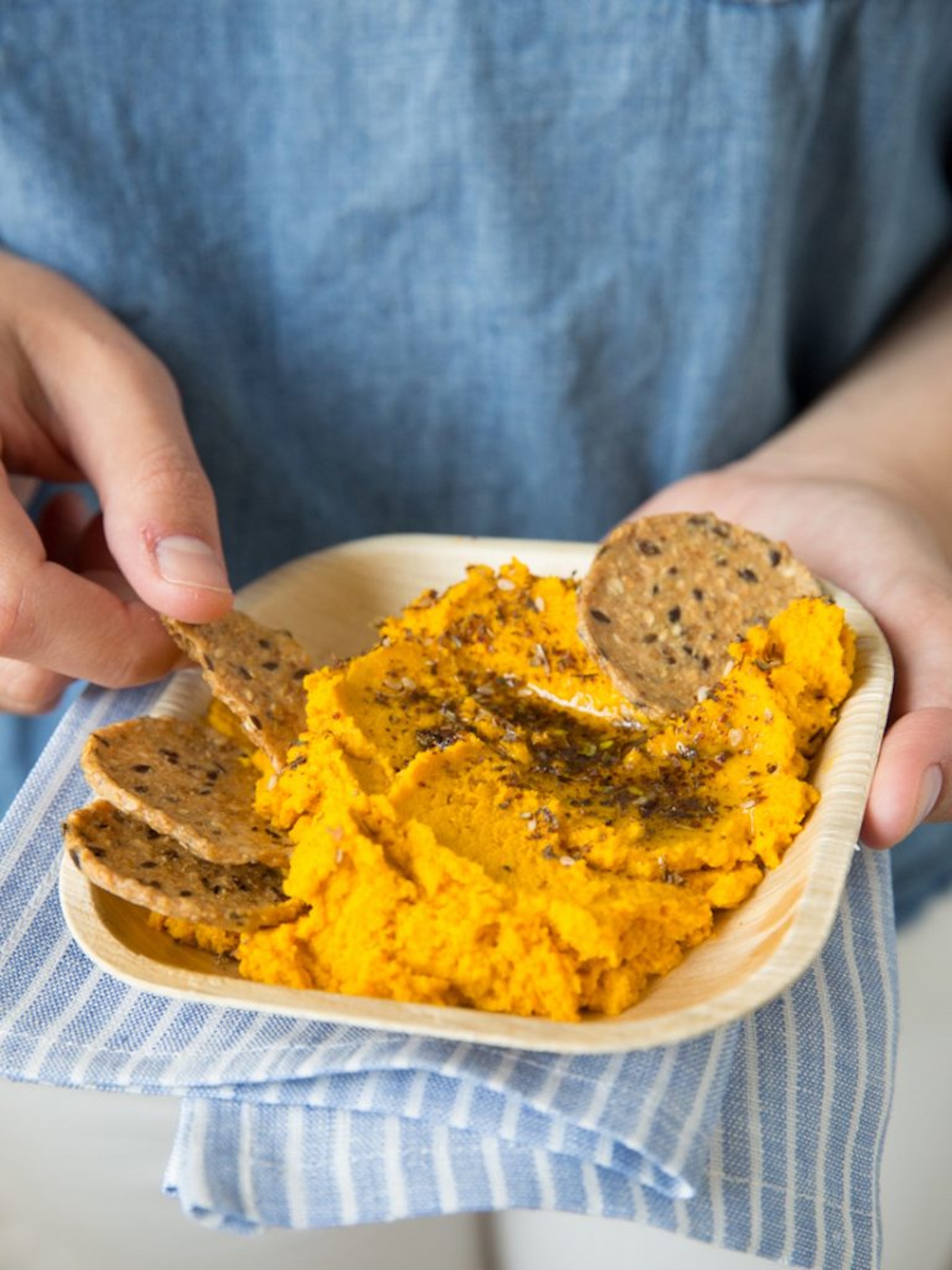 raw carrot hummus