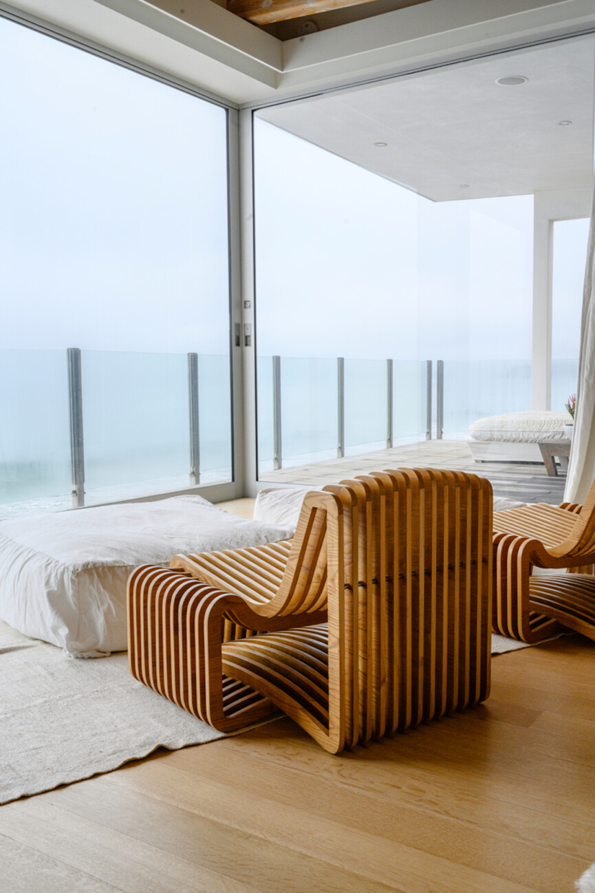 Aesthetic chaise lounges