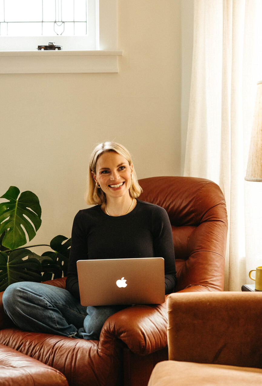 Monique Volz working on laptop