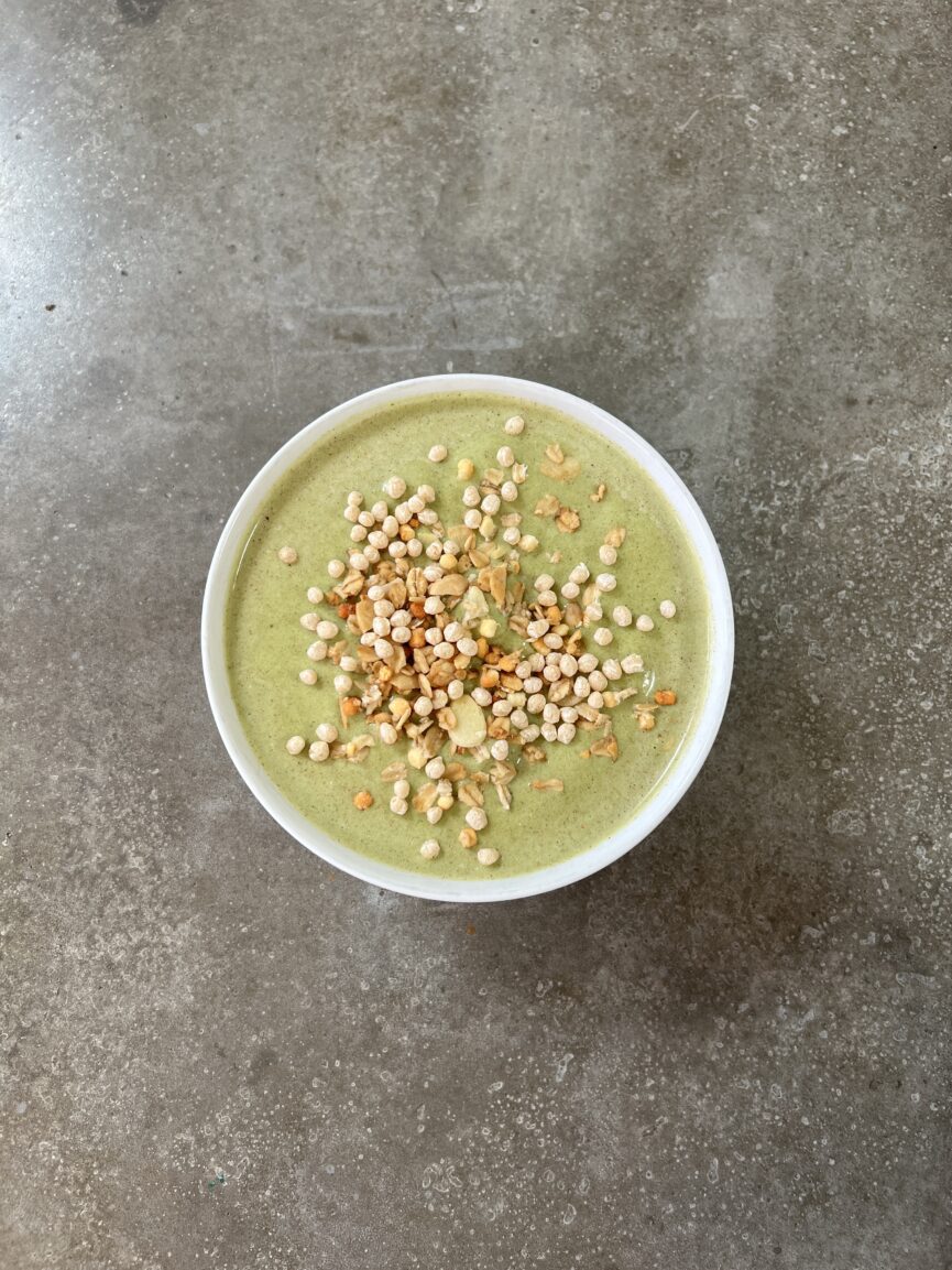 Green smoothie bowl