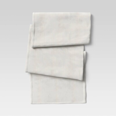 White table runner